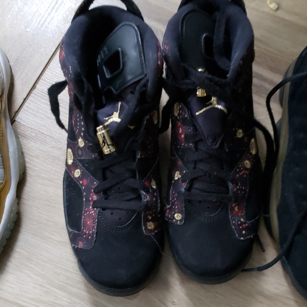 Sneakers - Picture 4 of 7